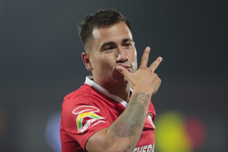 TORREON, MEXICO - OCTOBER 16: Jean David Meneses of Toluca celebrates after scoring the first goal of his team during the quarterfinals second leg match between Santos Laguna and Toluca as part of the Torneo Apertura 2022 Liga MX at Corona Stadium on October 16, 2022 in Torreon, Mexico. (Photo by Manuel Guadarrama/Getty Images)