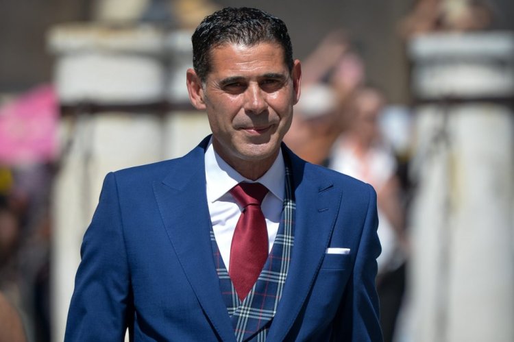 SEVILLE, SPAIN - JUNE 15: Fernando Hierro attends the wedding of real Madrid football player Sergio Ramos and Tv presenter Pilar Rubio at Seville's Cathedral on June 15, 2019 in Seville, Spain. (Photo by Aitor Alcalde/Getty Images)