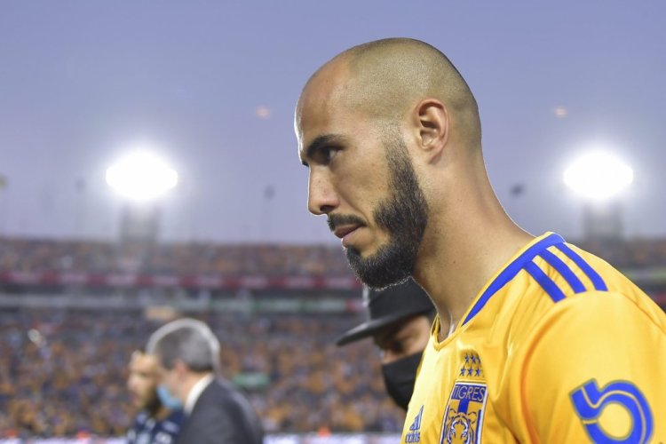 MONTERREY, MEXICO - MARCH 19: Guido Pizarro of Tigres looks on prior the 11th round match between Tigres UANL and Monterrey as part of the Torneo Grita Mexico C22 Liga MX at Universitario Stadium on March 19, 2022 in Monterrey, Mexico. (Photo by Azael Rodriguez/Getty Images)