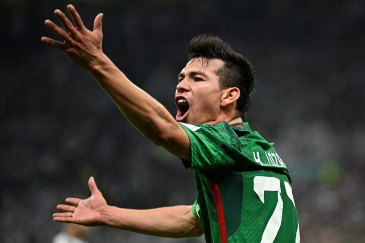LUSAIL CITY, QATAR - NOVEMBER 26: Hirving Lozano of Mexico reacts during the FIFA World Cup Qatar 2022 Group C match between Argentina and Mexico at Lusail Stadium on November 26, 2022 in Lusail City, Qatar. (Photo by Stuart Franklin/Getty Images)