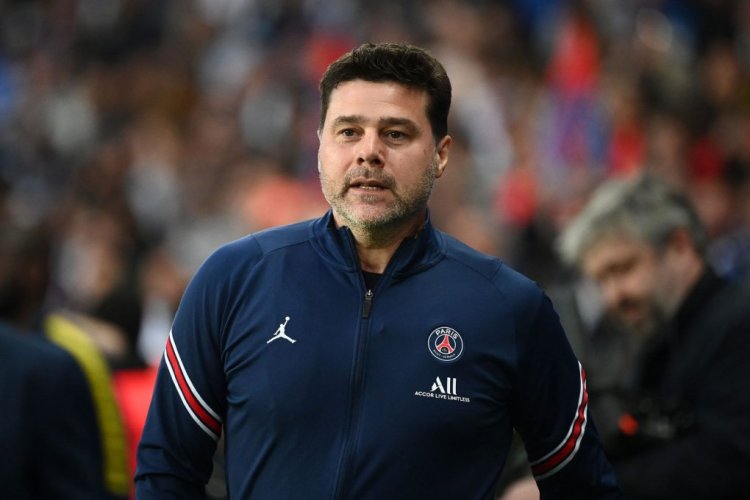 Paris Saint-Germain's Argentinian head coach Mauricio Pochettino looks on during the French L1 football match between Paris Saint-Germain (PSG) and Olympique de Marseille (OM) at the Parc des Princes stadium in Paris on April 17, 2022. (Photo by FRANCK FIFE / AFP) (Photo by FRANCK FIFE/AFP via Getty Images)