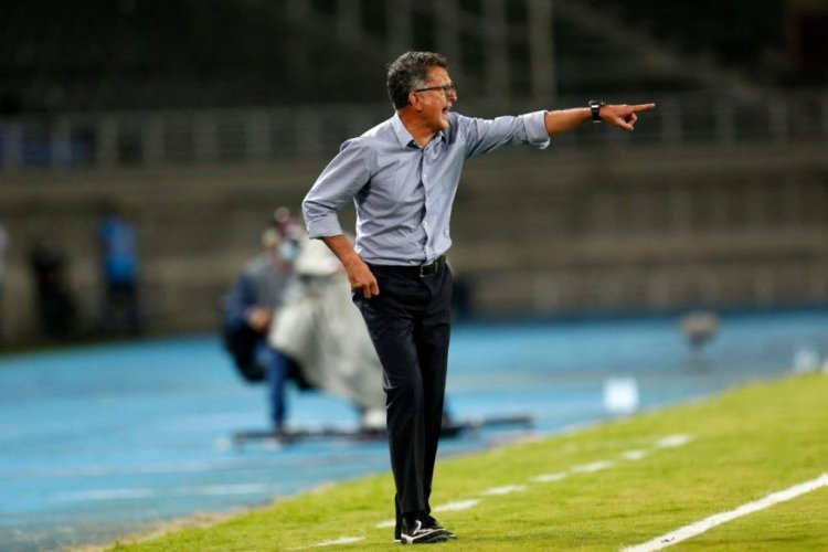 Coach Juan Carlos Osorio gestures during his Copa Sudamericana round of 16 first leg football match against Brazil's Athletico Paranaense at The Hernan Ramirez Villegas stadium in Pereira, Colombia on July 13, 2021. (Photo by ERNESTO GUZMAN JR / POOL / AFP) (Photo by ERNESTO GUZMAN JR/POOL/AFP via Getty Images)