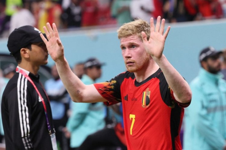 Belgium's midfielder #07 Kevin De Bruyne waves to the fans after the Qatar 2022 World Cup Group F football match between Belgium and Canada at the Ahmad Bin Ali Stadium in Al-Rayyan, west of Doha on November 23, 2022. (Photo by JACK GUEZ / AFP) (Photo by JACK GUEZ/AFP via Getty Images)
