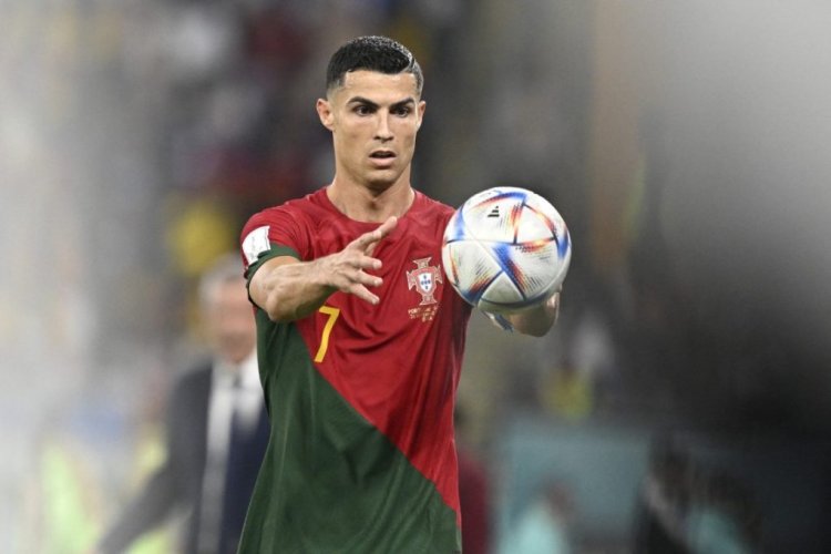 Portugal's forward #07 Cristiano Ronaldo prepares to kick the ball during the Qatar 2022 World Cup Group H football match between Portugal and Ghana at Stadium 974 in Doha on November 24, 2022. (Photo by PATRICIA DE MELO MOREIRA / AFP) (Photo by PATRICIA DE MELO MOREIRA/AFP via Getty Images)