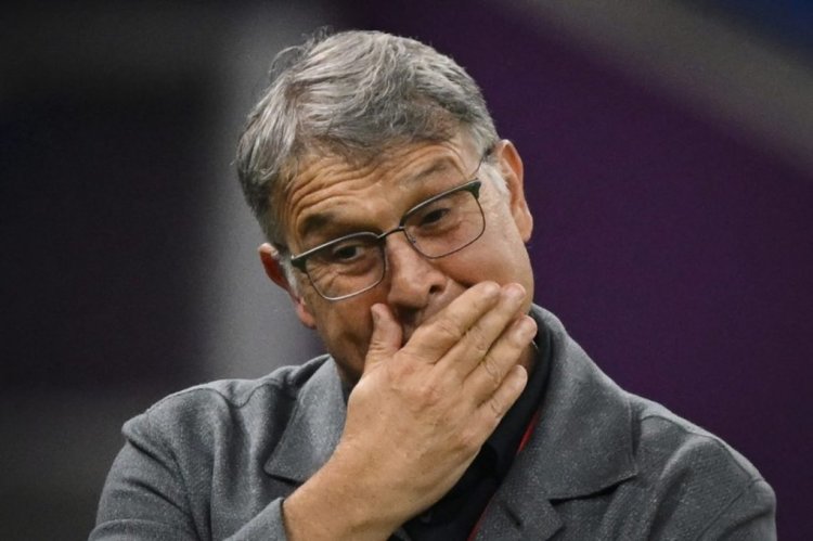 Mexico's Argentinian coach Gerardo Martino reacts from the sidelines during the Qatar 2022 World Cup Group C football match between Argentina and Mexico at the Lusail Stadium in Lusail, north of Doha on November 26, 2022. (Photo by Alfredo ESTRELLA / AFP) (Photo by ALFREDO ESTRELLA/AFP via Getty Images)