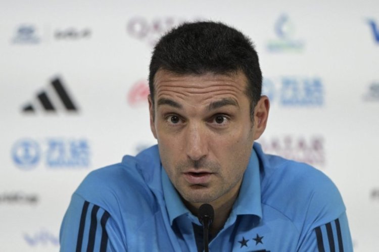 Argentina's coach Lionel Scaloni gives a press conference at the Qatar National Convention Center (QNCC) in Doha on November 25, 2022, on the eve of the Qatar 2022 World Cup football match between Argentina and Mexico. (Photo by JUAN MABROMATA / AFP) (Photo by JUAN MABROMATA/AFP via Getty Images)