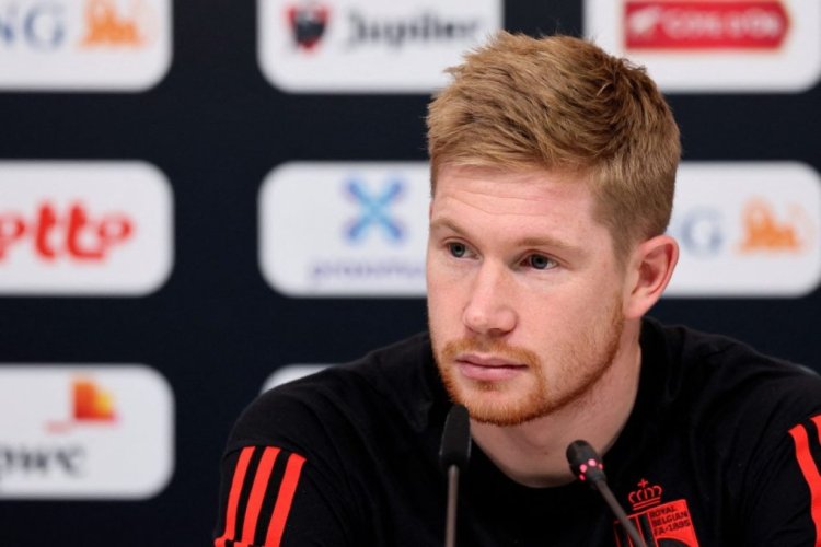 Belgium midfielder Kevin De Bruyne gives a press conference at Salwa Beach, southwest of Doha on November 25, 2022, during the Qatar 2022 World Cup football tournament. (Photo by JACK GUEZ / AFP) (Photo by JACK GUEZ/AFP via Getty Images)