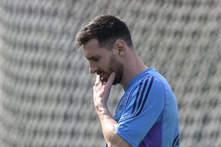 Argentina's forward #10 Lionel Messi gestures during a training session at Qatar University in Doha, on November 27, 2022 ahead of the Qatar 2022 World Cup football tournament match against Poland to be held on November 30. (Photo by JUAN MABROMATA / AFP) (Photo by JUAN MABROMATA/AFP via Getty Images)