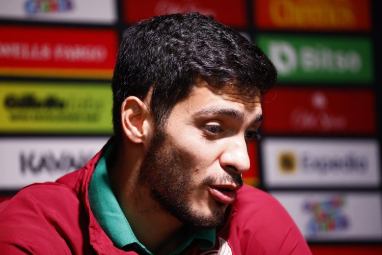 CARSON, CALIFORNIA - SEPTEMBER 20:  Raul Jimenez of Mexico speaks with the media during the Mexico Men's National Team Media Day at Dignity Health Sports Park on September 20, 2022 in Carson, California. (Photo by Ronald Martinez/Getty Images)
