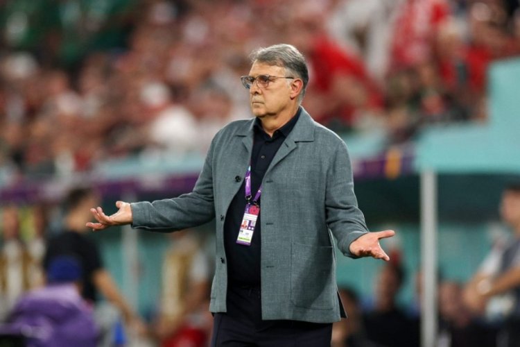 DOHA, QATAR - NOVEMBER 22: Gerardo Martino, Head Coach of Mexico, reacts during the FIFA World Cup Qatar 2022 Group C match between Mexico and Poland at Stadium 974 on November 22, 2022 in Doha, Qatar. (Photo by Dean Mouhtaropoulos/Getty Images)