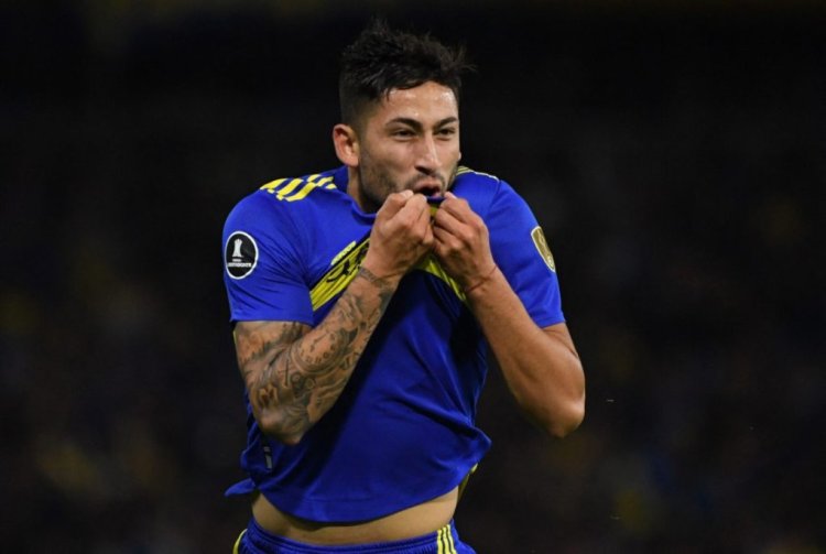 Argentina's Boca Juniors Alan Varela celebrates after scoring against Colombia's Deportivo Cali during their Copa Libertadores group stage football match, at La Bombonera stadium in Buenos Aires, on May 26, 2022. (Photo by Luis ROBAYO / AFP) (Photo by LUIS ROBAYO/AFP via Getty Images)