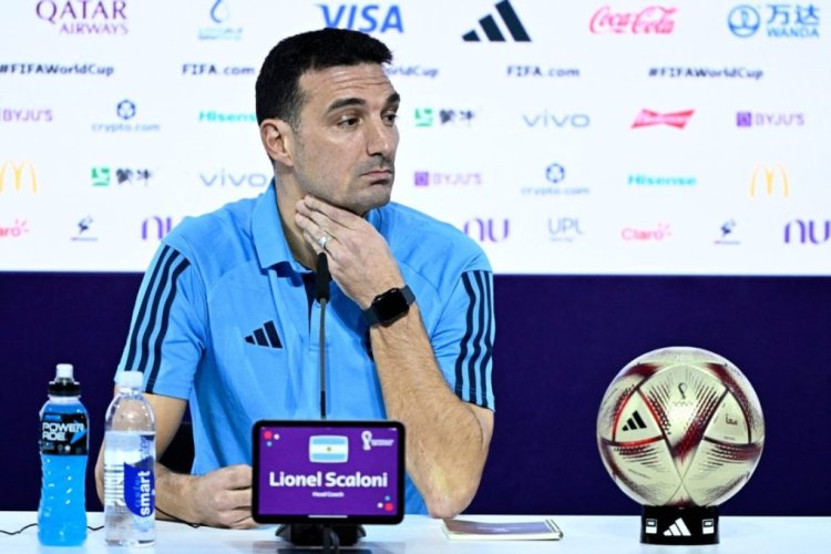 Argentina's coach Lionel Scaloni gives a press conference at the Qatar National Convention Center (QNCC) in Doha on December 12, 2022, on the eve of the Qatar 2022 World Cup semi final football match between Argentina and Croatia. (Photo by JUAN MABROMATA / AFP) (Photo by JUAN MABROMATA/AFP via Getty Images)