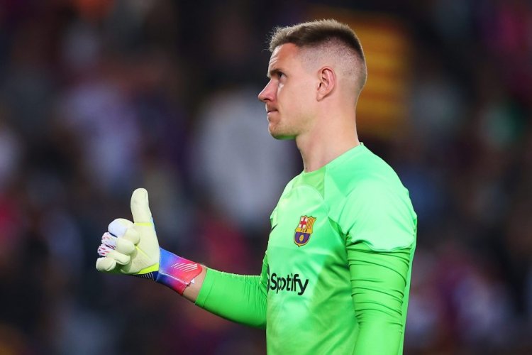 BARCELONA, SPAIN - OCTOBER 26: Marc Andre Ter Stegen of FC Barcelona gestures during the UEFA Champions League group C match between FC Barcelona and FC Bayern München at Spotify Camp Nou on October 26, 2022 in Barcelona, Spain. (Photo by Eric Alonso/Getty Images)