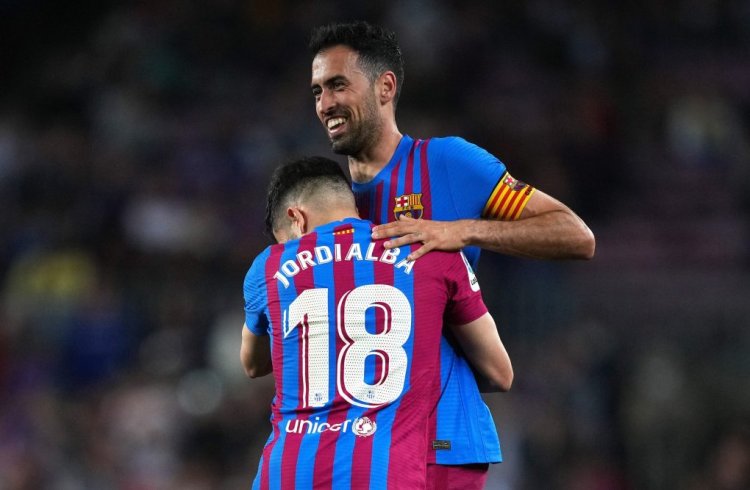 BARCELONA, SPAIN - MAY 01: Sergio Busquets of FC Barcelona celebrates their sides second goal with team mate Jordi Alba during the LaLiga Santander match between FC Barcelona and RCD Mallorca at Camp Nou on May 01, 2022 in Barcelona, Spain. (Photo by Alex Caparros/Getty Images)