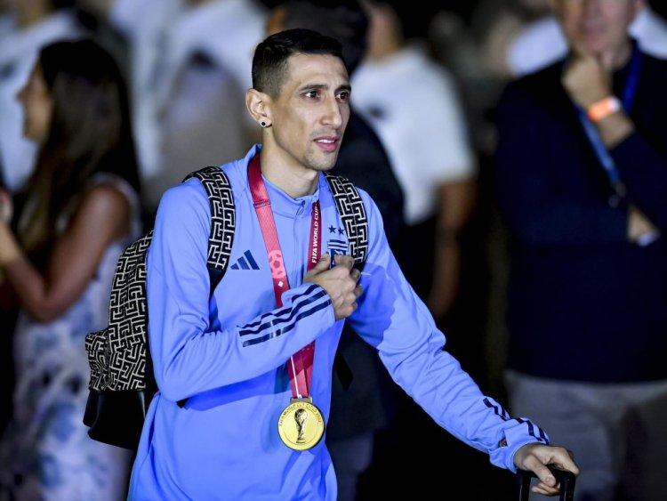 BUENOS AIRES, ARGENTINA - DECEMBER 20:  Angel Di Maria looks on during the arrival of the Argentina men's national football team after winning the FIFA World Cup Qatar 2022 on December 20, 2022 in Buenos Aires, Argentina. (Photo by Marcelo Endelli/Getty Images)