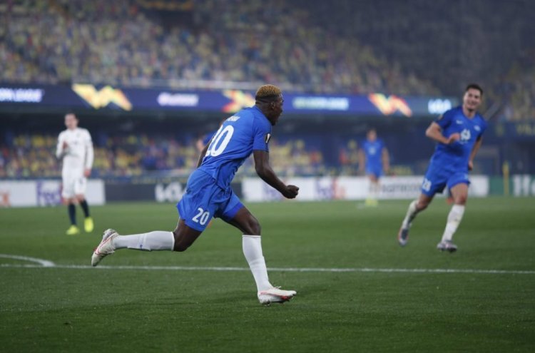 VILLARREAL, SPAIN - FEBRUARY 18: Datro David Fofana of Molde FK celebrates after scoring their sides third goal  during the UEFA Europa League Round of 32 match between Molde FK and 1899 Hoffenheim at Estadio de la Ceramica on February 18, 2021 in Villarreal, Spain. Molde FK face 1899 Hoffenheim at a neutral venue in Villarreal after Norway imposed a ban on travellers arriving from Europe in an effort to prevent the spread of Covid-19 variants. (Photo by Eric Alonso/Getty Images)