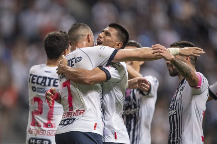 MONTERREY, MEXICO - OCTOBER 15: Rogelio Funes Mori of Monterrey celebrates with teammates after scoring his team's second goal  during the quarterfinals second leg match between Monterrey and Cruz Azul as part of the Torneo Apertura 2022 Liga MX at BBVA Stadium on October 15, 2022 in Monterrey, Mexico. (Photo by Azael Rodriguez/Getty Images)
