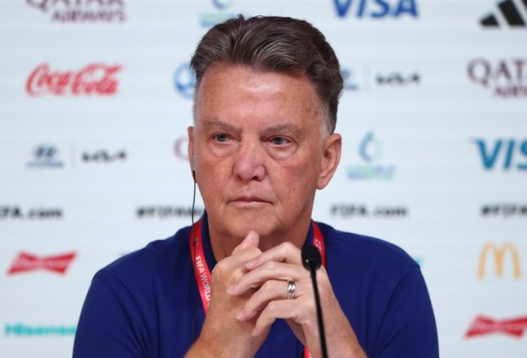 DOHA, QATAR - DECEMBER 08: Louis Van Gaal, coach of the Netherlands is seen during a press conference on match day -1 at main media centre on December 08, 2022 in Doha, Qatar. (Photo by Robert Cianflone/Getty Images)