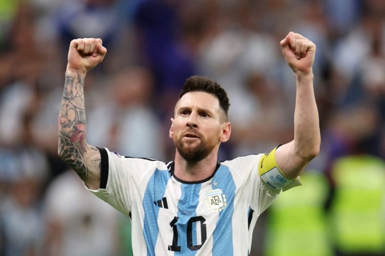 LUSAIL CITY, QATAR - DECEMBER 09: Lionel Messi of Argentina celebrates after scoring the team's second goal during the FIFA World Cup Qatar 2022 quarter final match between Netherlands and Argentina at Lusail Stadium on December 09, 2022 in Lusail City, Qatar. (Photo by Catherine Ivill/Getty Images)