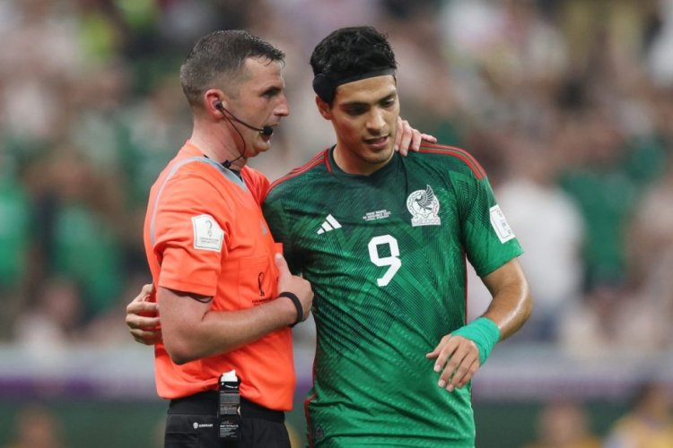 LUSAIL CITY, QATAR - NOVEMBER 30: Raul Jimenez of Mexico talks to Referee Michael Oliver after his side's third goal is disallowed due to offside during the FIFA World Cup Qatar 2022 Group C match between Saudi Arabia and Mexico at Lusail Stadium on November 30, 2022 in Lusail City, Qatar. (Photo by Francois Nel/Getty Images)