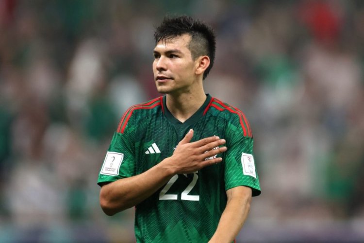 LUSAIL CITY, QATAR - NOVEMBER 30: Hirving Lozano of Mexico applauds fans as the team fails to go through to the knockout stage despite his side's 2-1 victory in the FIFA World Cup Qatar 2022 Group C match between Saudi Arabia and Mexico at Lusail Stadium on November 30, 2022 in Lusail City, Qatar. (Photo by Francois Nel/Getty Images)