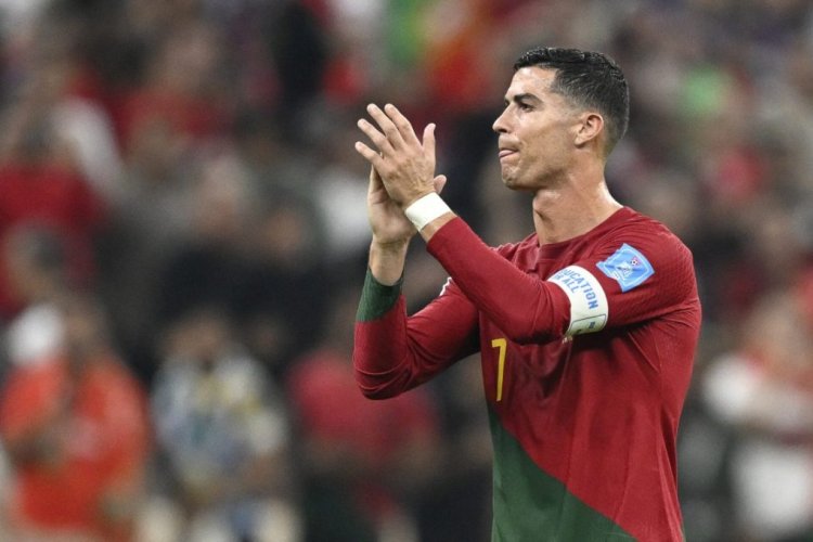 TOPSHOT - Portugal's forward #07 Cristiano Ronaldo applauds supporters after his team won the Qatar 2022 World Cup round of 16 football match between Portugal and Switzerland at Lusail Stadium in Lusail, north of Doha on December 6, 2022. (Photo by PATRICIA DE MELO MOREIRA / AFP) (Photo by PATRICIA DE MELO MOREIRA/AFP via Getty Images)