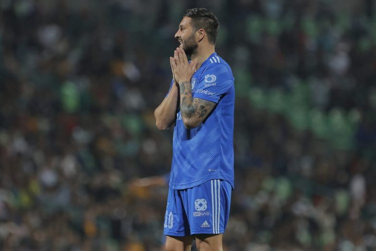 TORREON, MEXICO - JANUARY 08: Andre-Pierre Gignac of Tigres reacts during the 1st round match between Santos Laguna and Tigres UANL as part of the Torneo Clausura 2023 Liga MX at Corona Stadium on January 8, 2023 in Torreon, Mexico. (Photo by Manuel Guadarrama/Getty Images)