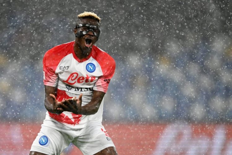 NAPLES, ITALY - JANUARY 17: Victor Osimhen of SSC Napoli shows his disappointment during the Coppa Italia match between SSC Napoli and US Cremonese at Stadio Diego Armando Maradona on January 17, 2023 in Naples, Italy. (Photo by Francesco Pecoraro/Getty Images)