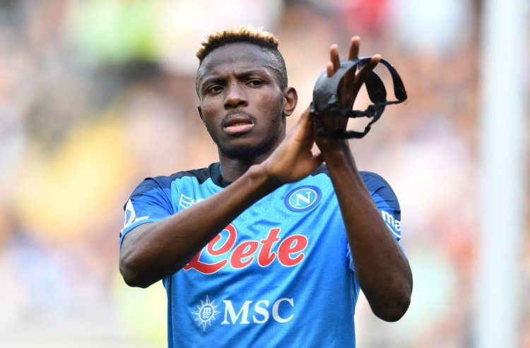 TURIN, ITALY - MARCH 19: Victor Osimhen of SSC Napoli applauds the fans after the Serie A match between Torino FC and SSC Napoli at Stadio Olimpico di Torino on March 19, 2023 in Turin, Italy. (Photo by Valerio Pennicino/Getty Images)