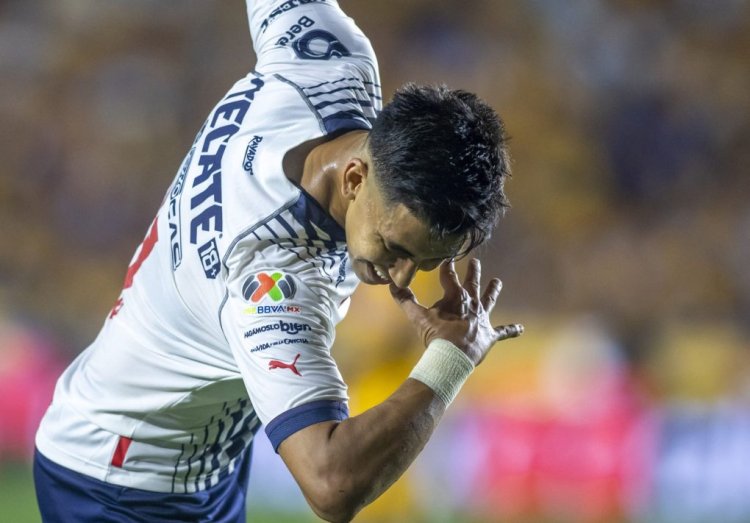 Moonterrey's Argentine midfielder Maximiliano Meza (C) celebrates with teammates after scoring during the Mexican Clausura football tournament match between Tigres and Monterrey at Universitario stadium in Monterrey, Mexico, on May 17, 2023. (Photo by Julio Cesar AGUILAR / AFP) (Photo by JULIO CESAR AGUILAR/AFP via Getty Images)